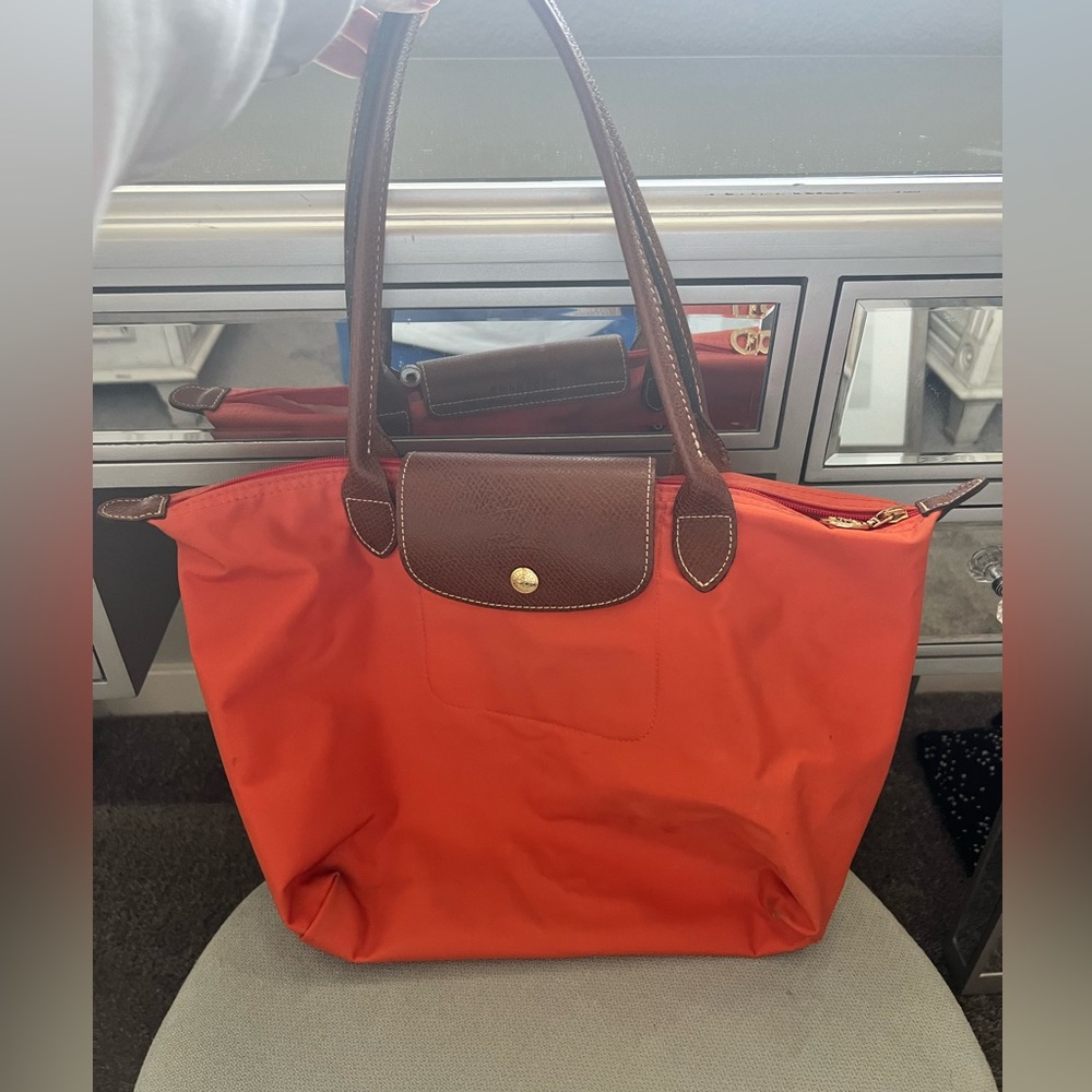 MEDIUM ORANGE LONGCHAMP BAG